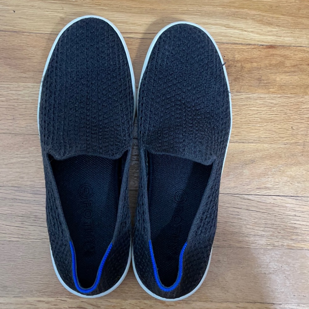 Used black honeycomb Rothys sneakers - size 11
